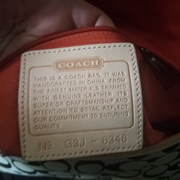 Super cute Coach clutch bag. - Picture 5 of 7